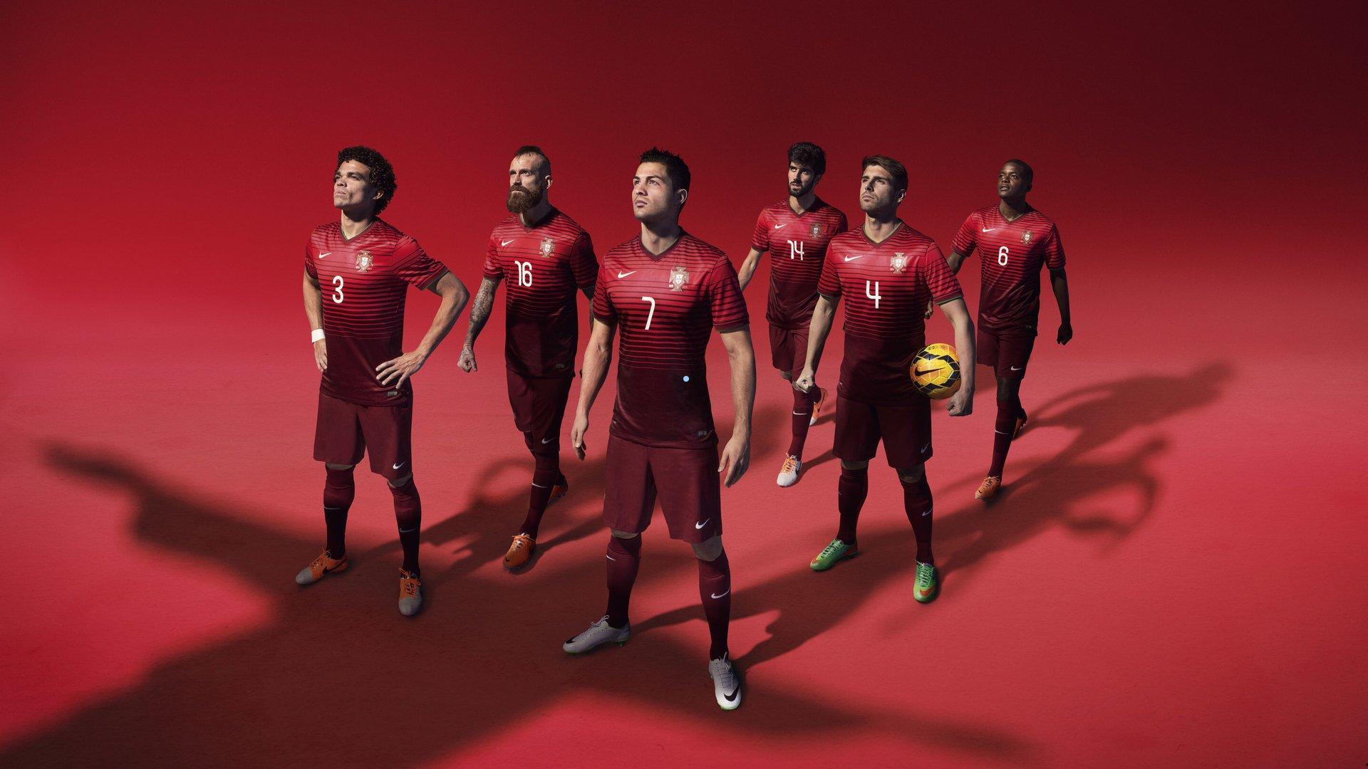 竞彩足球-欧冠巅峰对决前瞻，布拉格斯拉维亚坐镇主场硬撼巴塞罗那，胜负天平将如何倾斜？