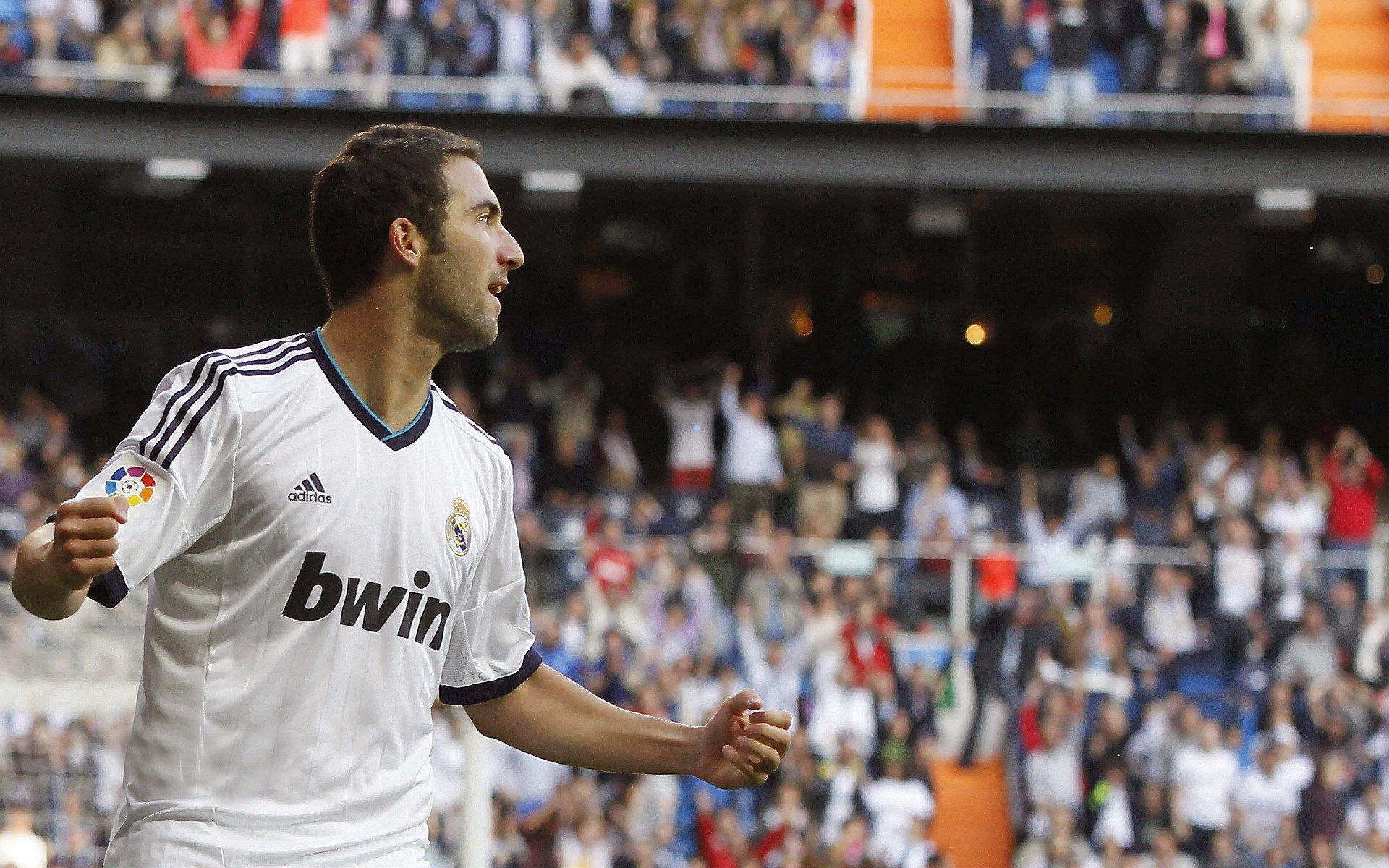 方博直播解说樊振东欧冠首秀气炸,17分钟速胜致带货计划落空,C罗意外成话题