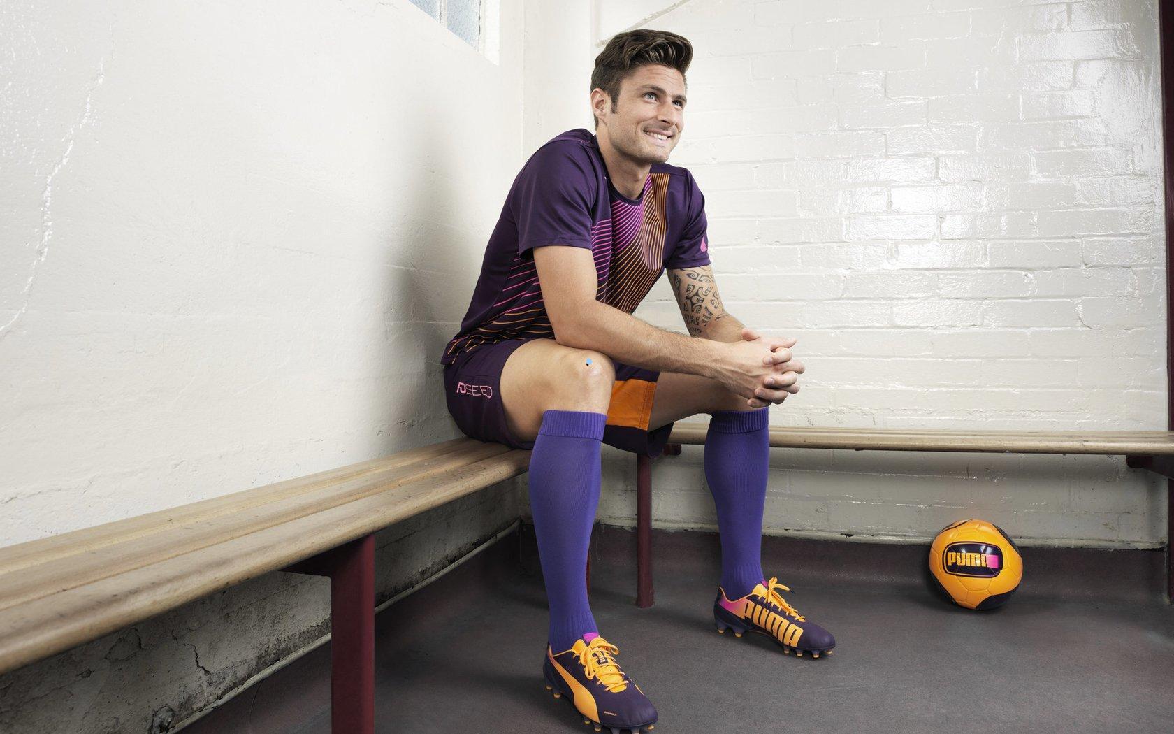 卡里克教练席前途未定，强调决策需超越赛季收官，俱乐部未来规划受关注