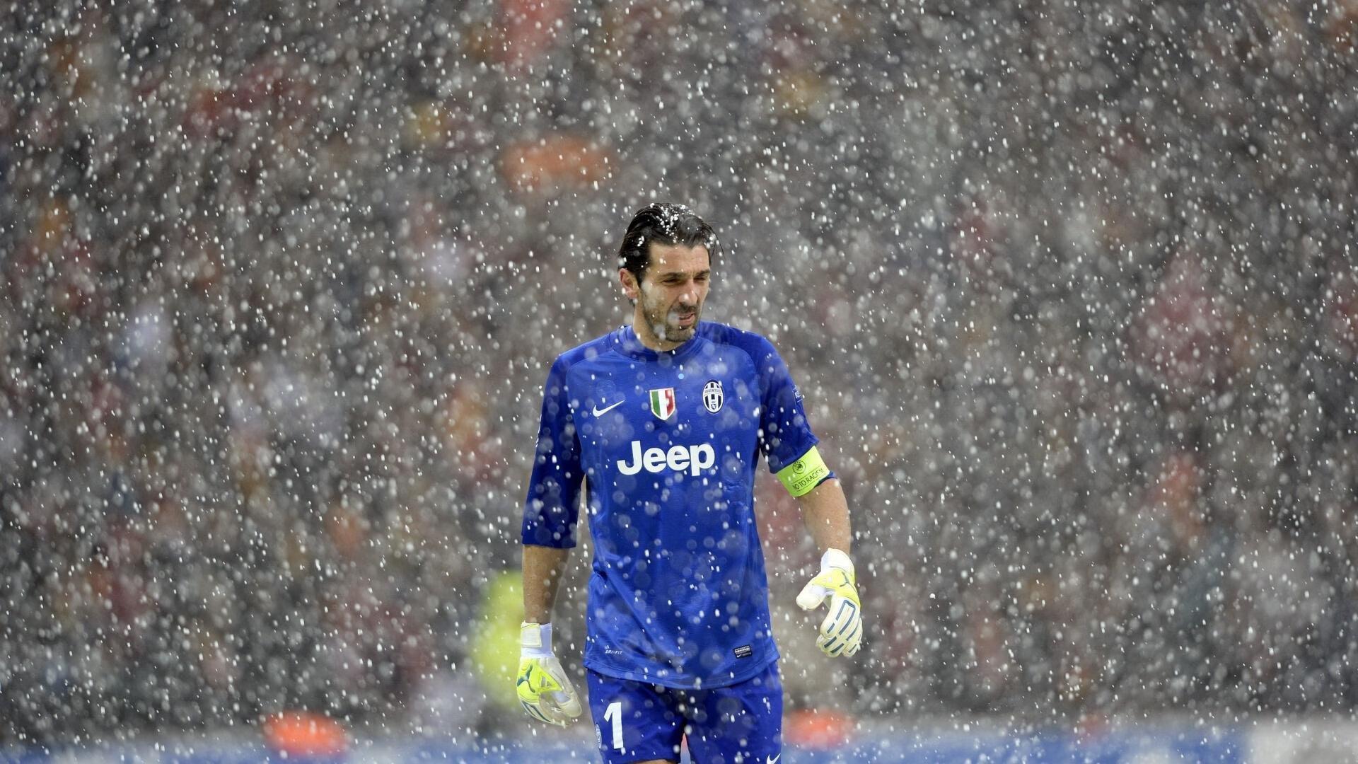 库里全面发挥引领勇士119-116险胜太阳,布克空砍38分难挽败局